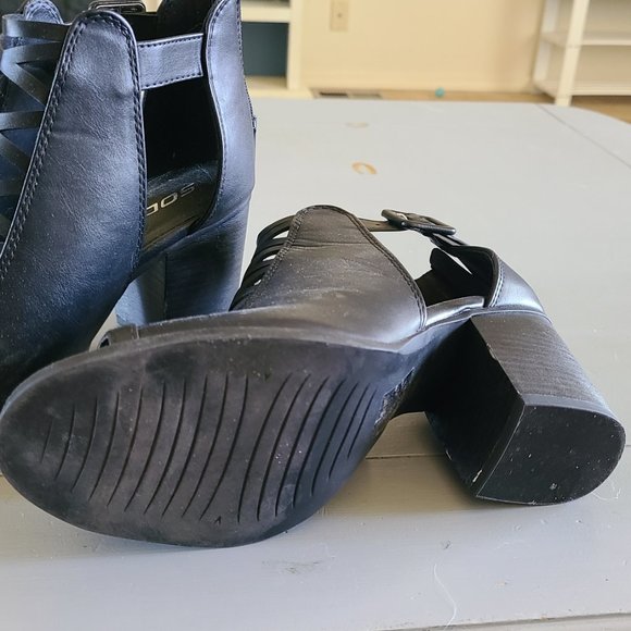 Black SODA Peep-Toe- Chunky Heel Shoes Size 9 - Picture 2 of 6